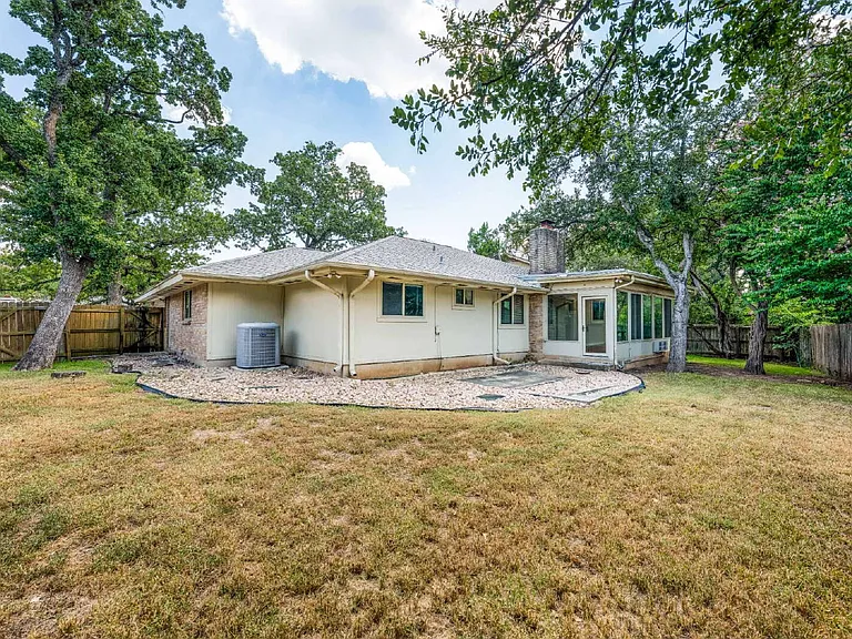 10502 Spicewood Pkwy — Photo 33