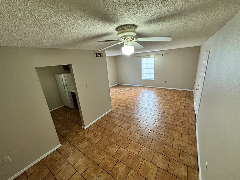 680 Sharp Ln #207 — Photo 8