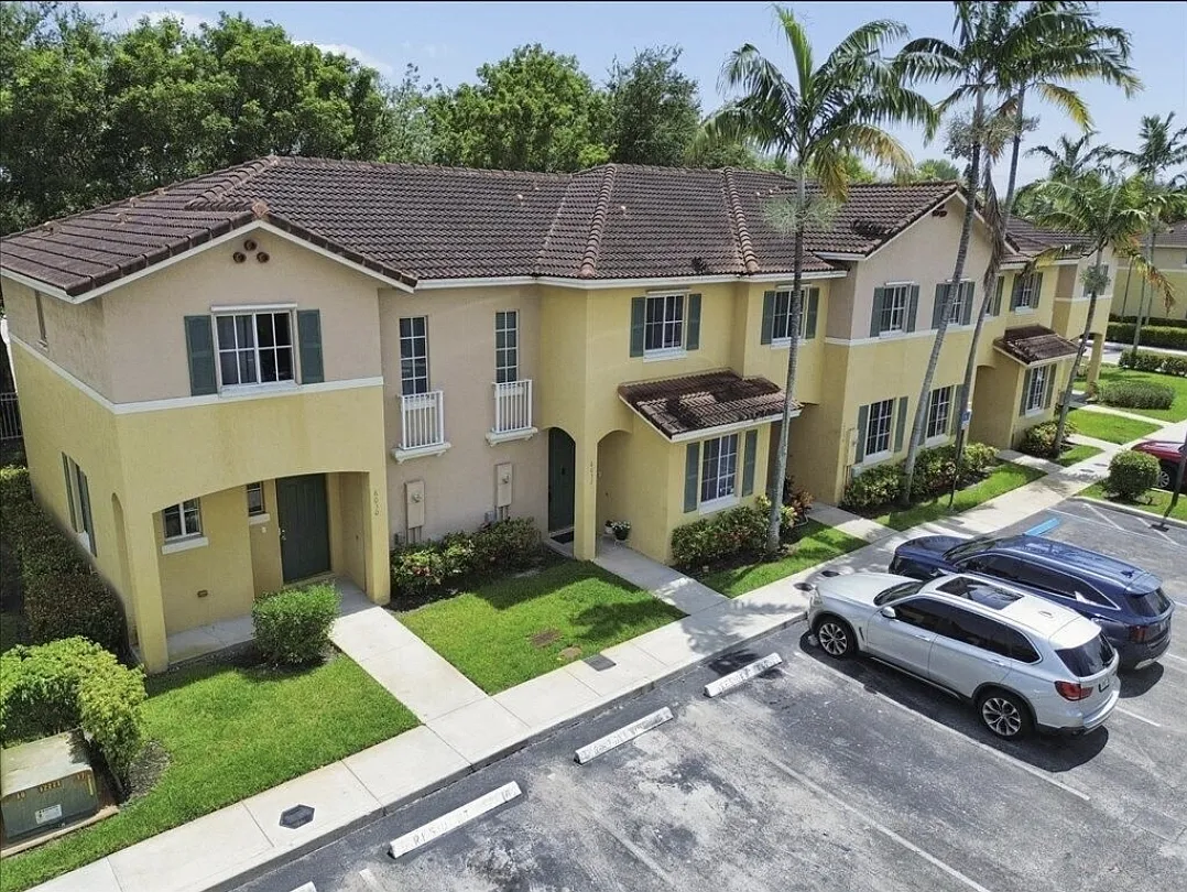 SW 19th Pl, North Lauderdale — Photo 1