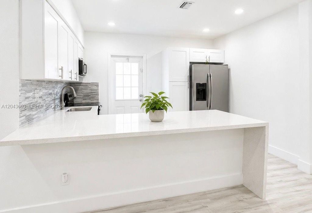 59 E 10th St, Hialeah, FL - View 6