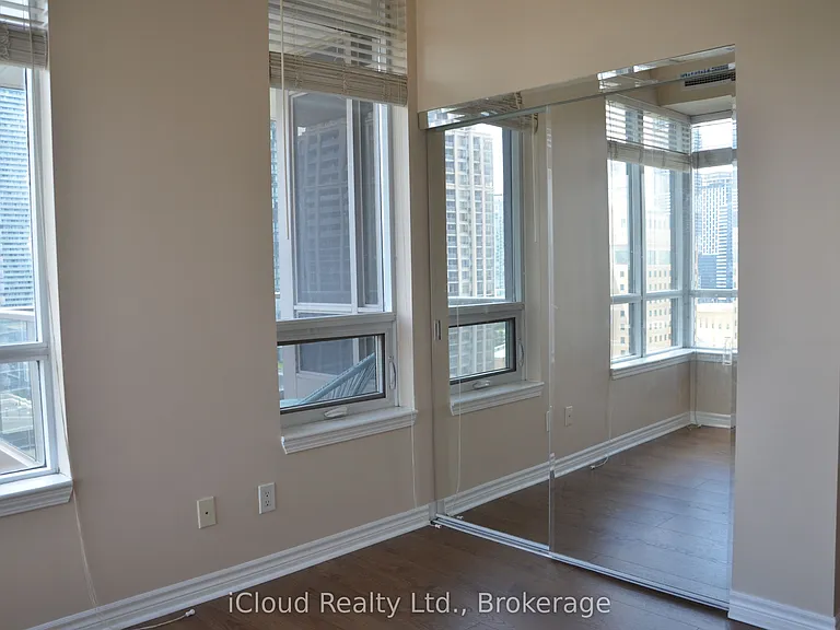 388 Prince Of Wales Dr #1610 — Photo 17