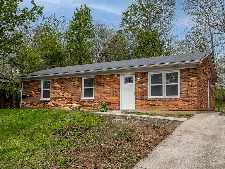 213 Brooks Rd — Photo 2