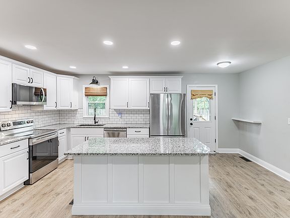 3rd image of 2409 Halmac Dr NW