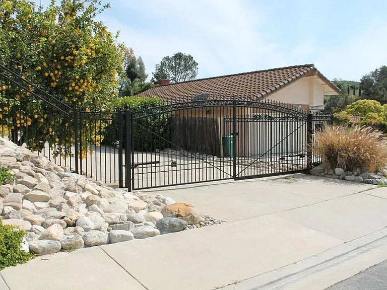 21950 Birds Eye Dr — Photo 2
