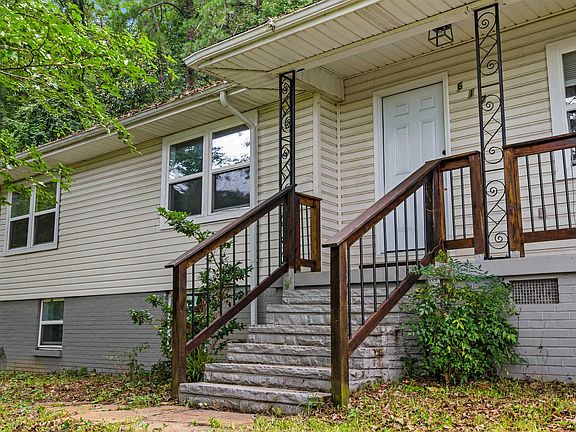 3rd image of 617 Noccalula Rd