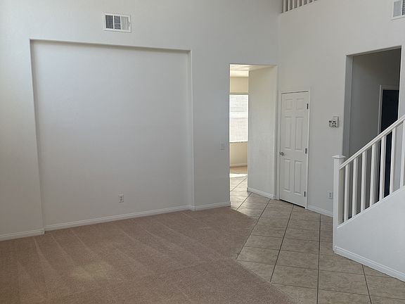 3rd image of 6049 Glenborough St