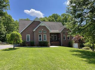 175 Helton Dr, McMinnville, TN 37110