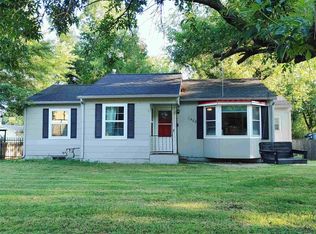 1402 E 19th Ave, Winfield, KS 67156