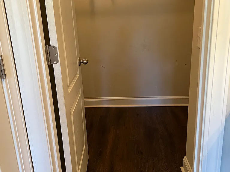 4103 Hartland St — Photo 9
