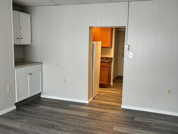 3rd image of 202 W Main St #4
