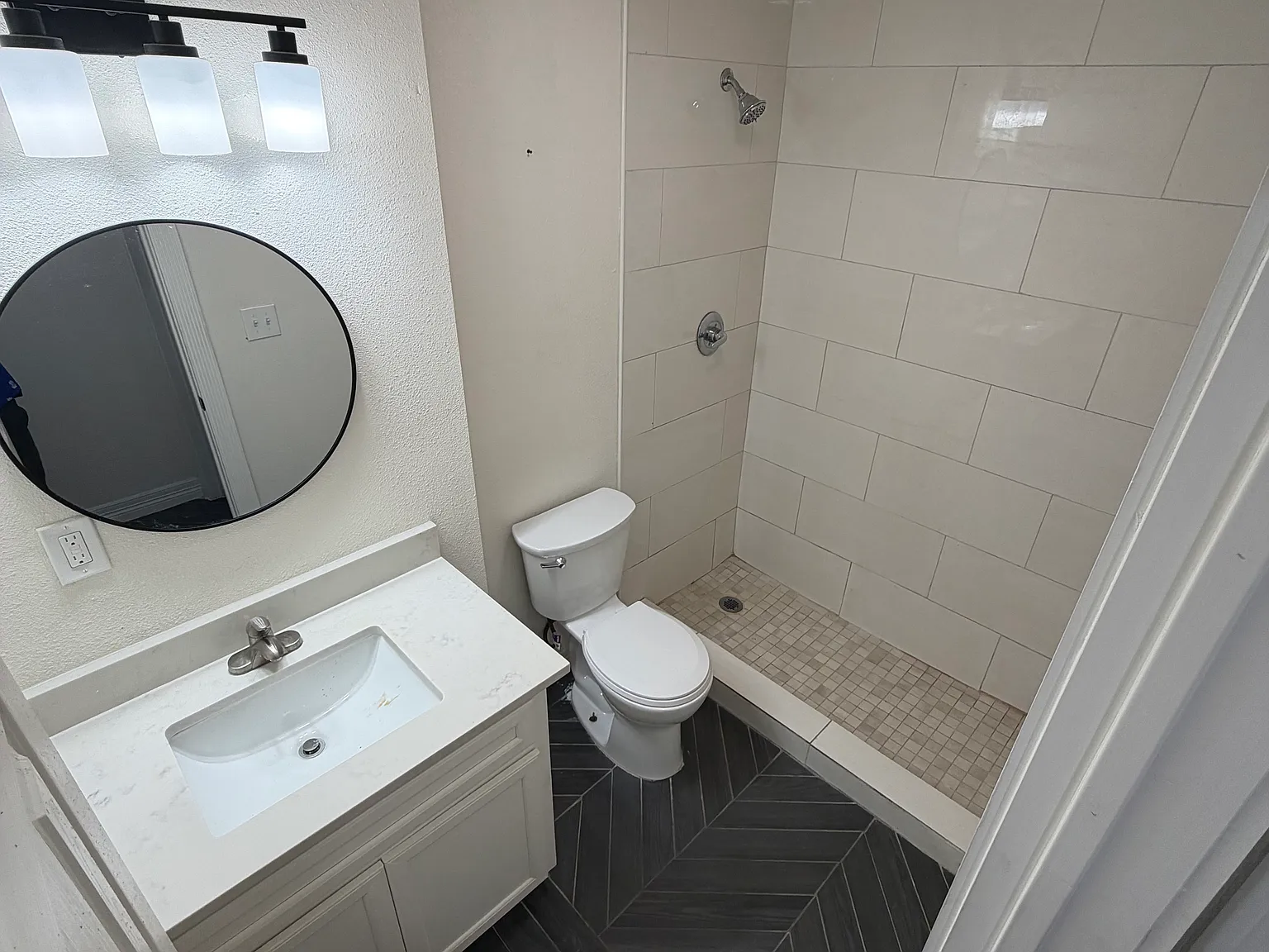 3 bed, 1000 sqft, $1,850 — Photo 3