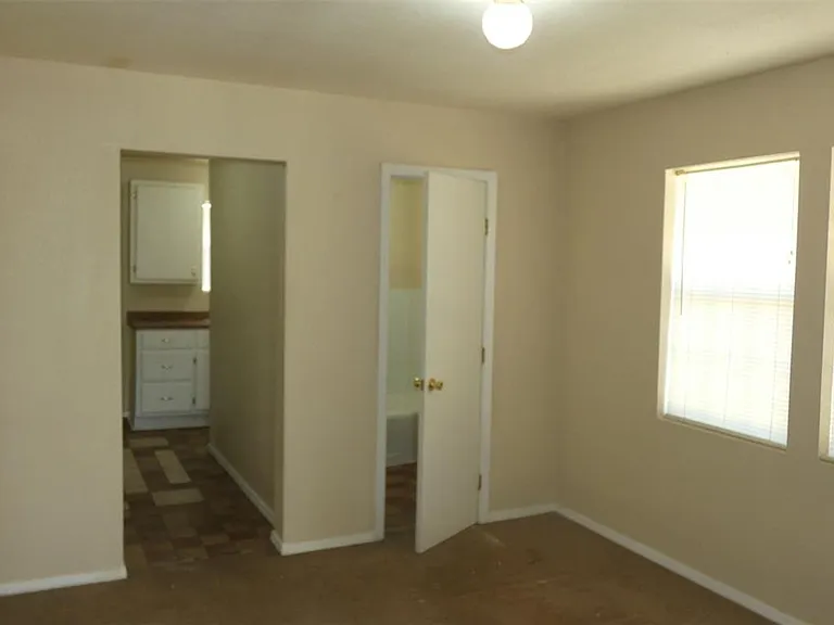 1360 Mulberry St — Photo 3