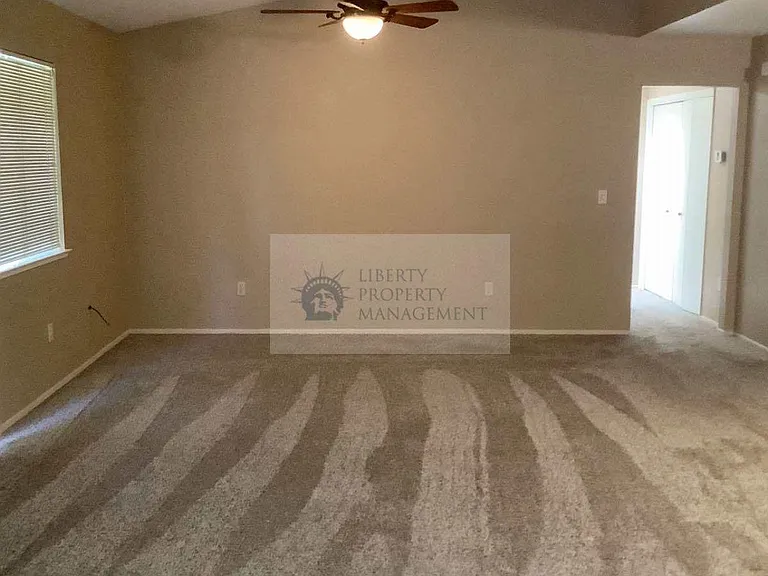 3117 Harbor Dr — Photo 3