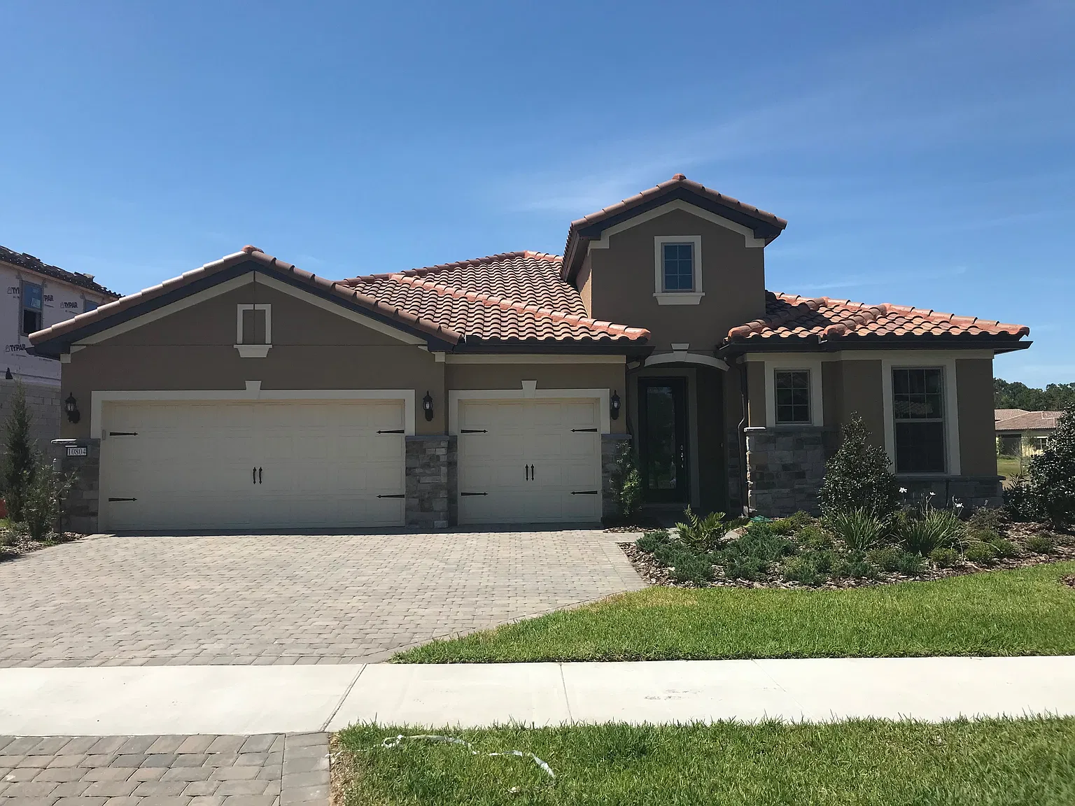 3 bed, 2800 sqft, $3,700 — Photo 1