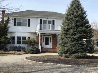 200 Old Farm Rd, Orient, NY 11957