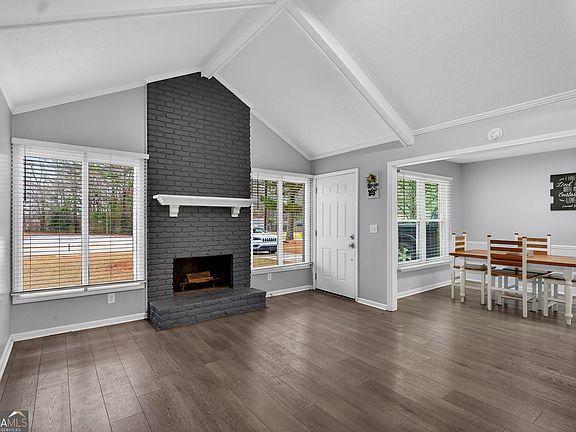 5th image of 107 N Barnard Ave