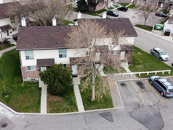 2nd image of 77-32 Whitnel Ct NE #77