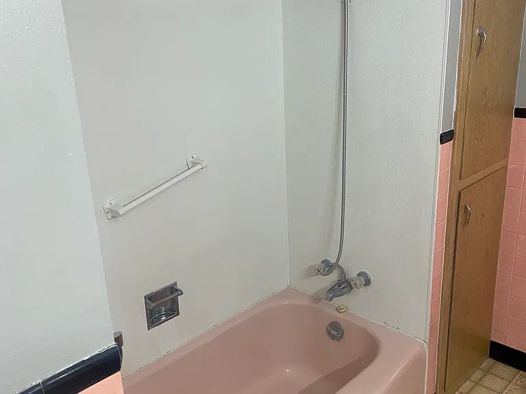 916 N Pine St #2 — Photo 7
