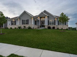 4024 Thomas Pointe Rd, Davenport, IA 52807