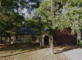 2910 Forestwood Dr, Bryan, TX 77801