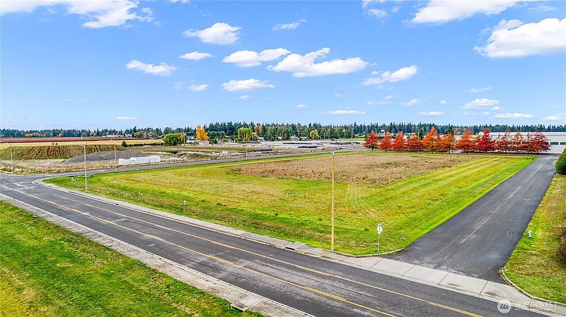3rd image of 602 Redwood Road