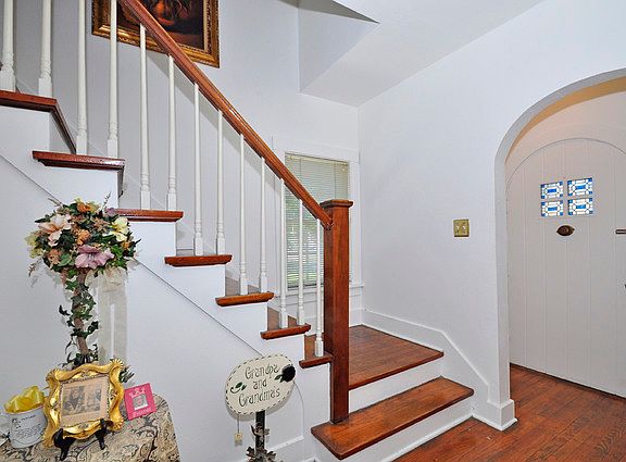 3rd image of 630 N Martin Ave