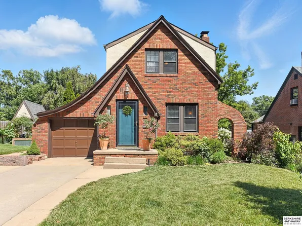 3419 N 49th St, Omaha, NE 68104