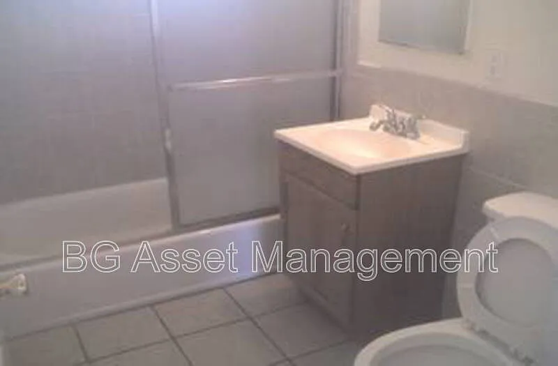 2 bed, 1.0 bath, 800 sqft, $1,850 — Photo 2