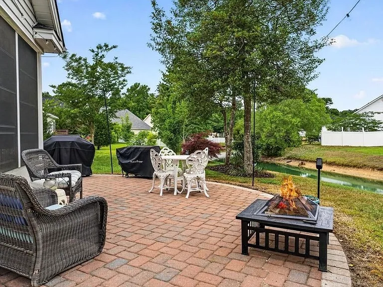245 Colby Ct — Photo 24