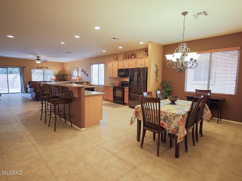1st image of 407 W Calle Cajeta