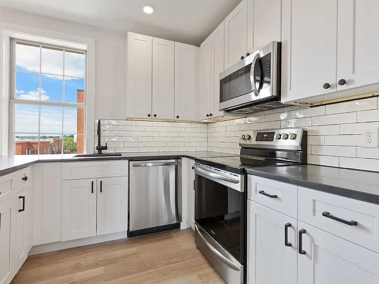 The Sedgewick Apartments — Photo 12