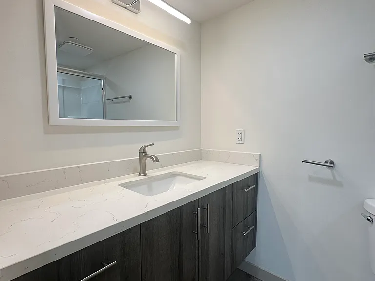 115 W Cypress St #8 — Photo 13
