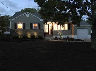 35 Arno St, Oakhurst, NJ 07755