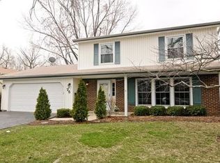 75 Ramblewood Ln, Lake Zurich, IL