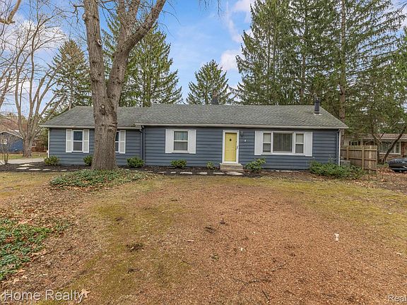 2nd image of 4215 Newton Rd