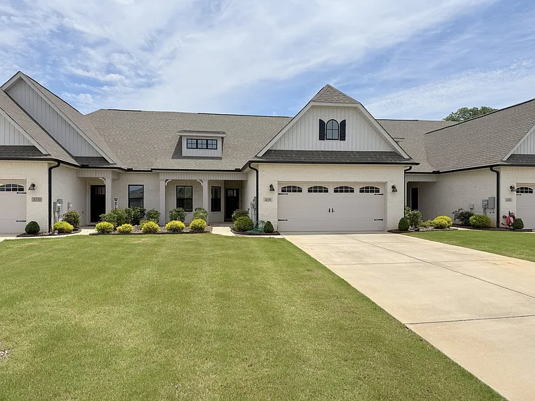 408 Raleigh Elm Dr — Photo 2