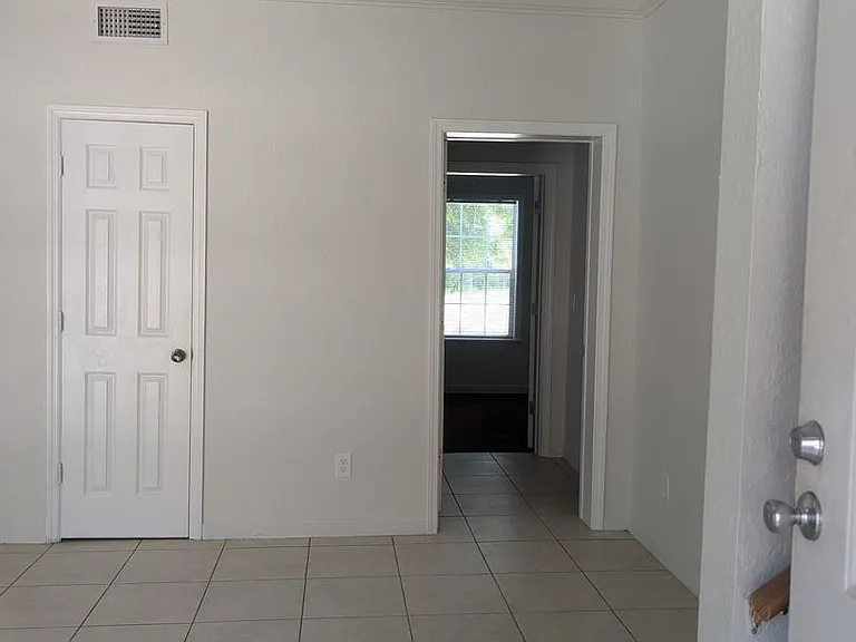 114 Cedar St — Photo 5