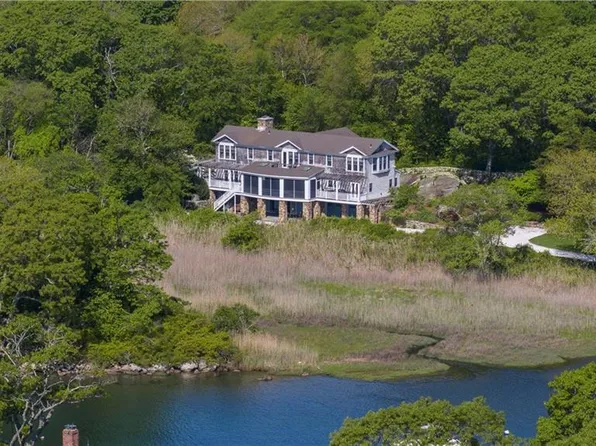 137 Cove Point Rd E, Charlestown, RI 02813