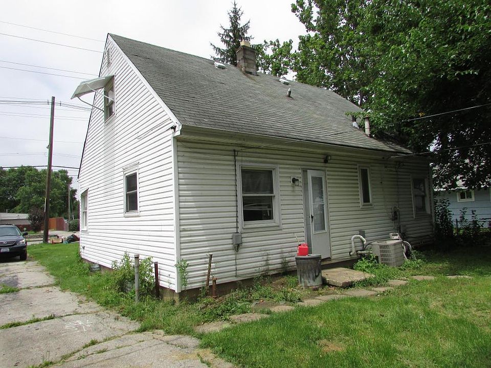 2nd image of 996 S James Rd