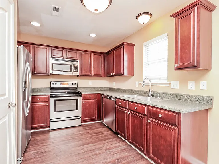 1008 Cheryl Ln — Photo 9