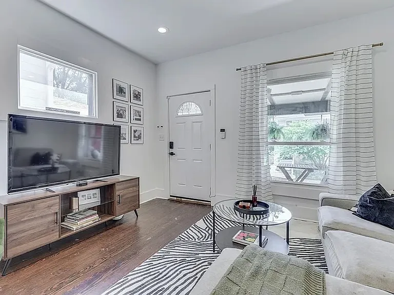 818 Parkway Ave — Photo 5