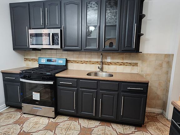 Kitchen (New stainless Appliances, island and alot of storage)