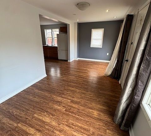 5th image of 733 Park Rd