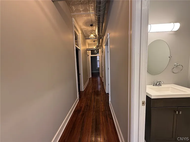 205 E Jefferson St #2B — Photo 10