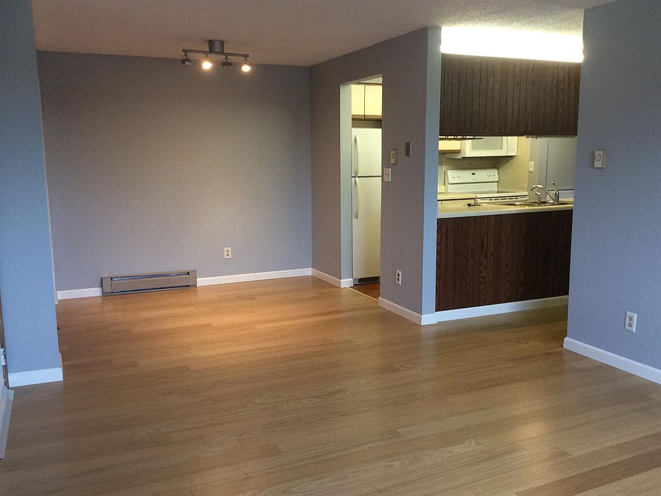 Living/dining room, kitchen
