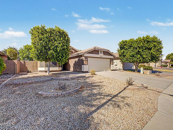 3rd image of 8812 W ADAM Avenue