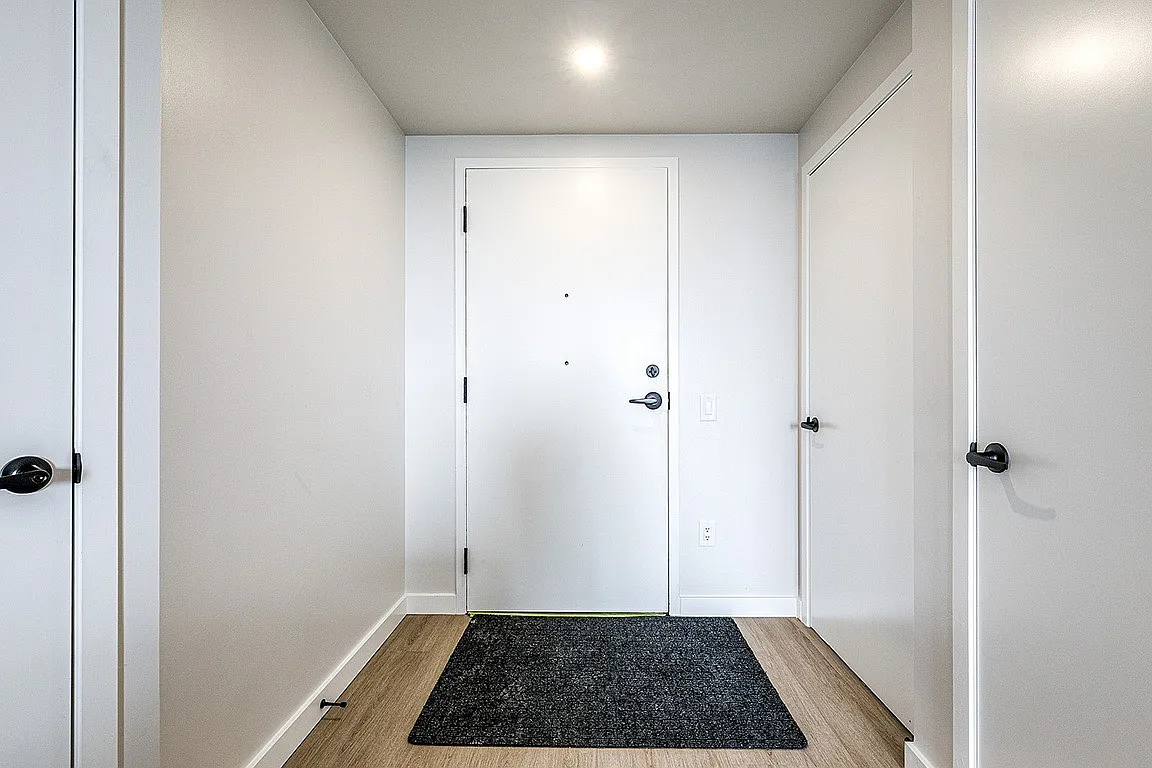 Sky Towers Apartments — Photo 4