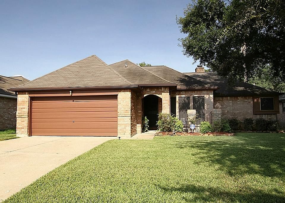 1st image of 9006 Arlington Forest Dr