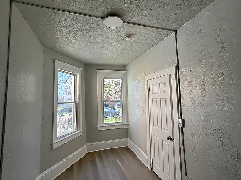 3514 W 58th St — Photo 11