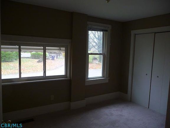 5th image of 385 N Main St